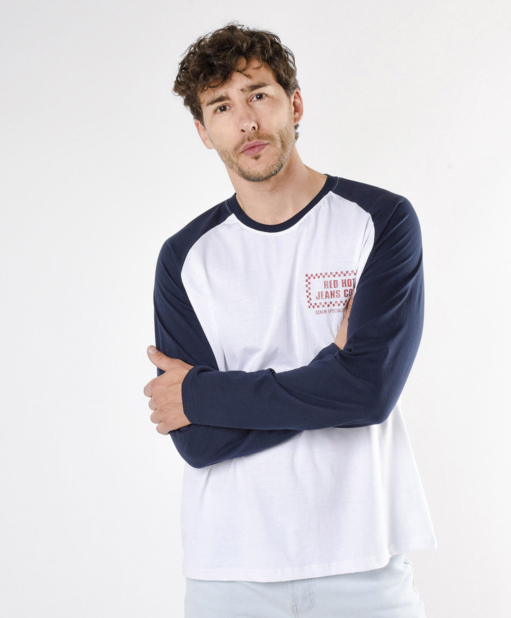 Polera hombre doble estampado bicolor Polera hombre doble estampado bicolor