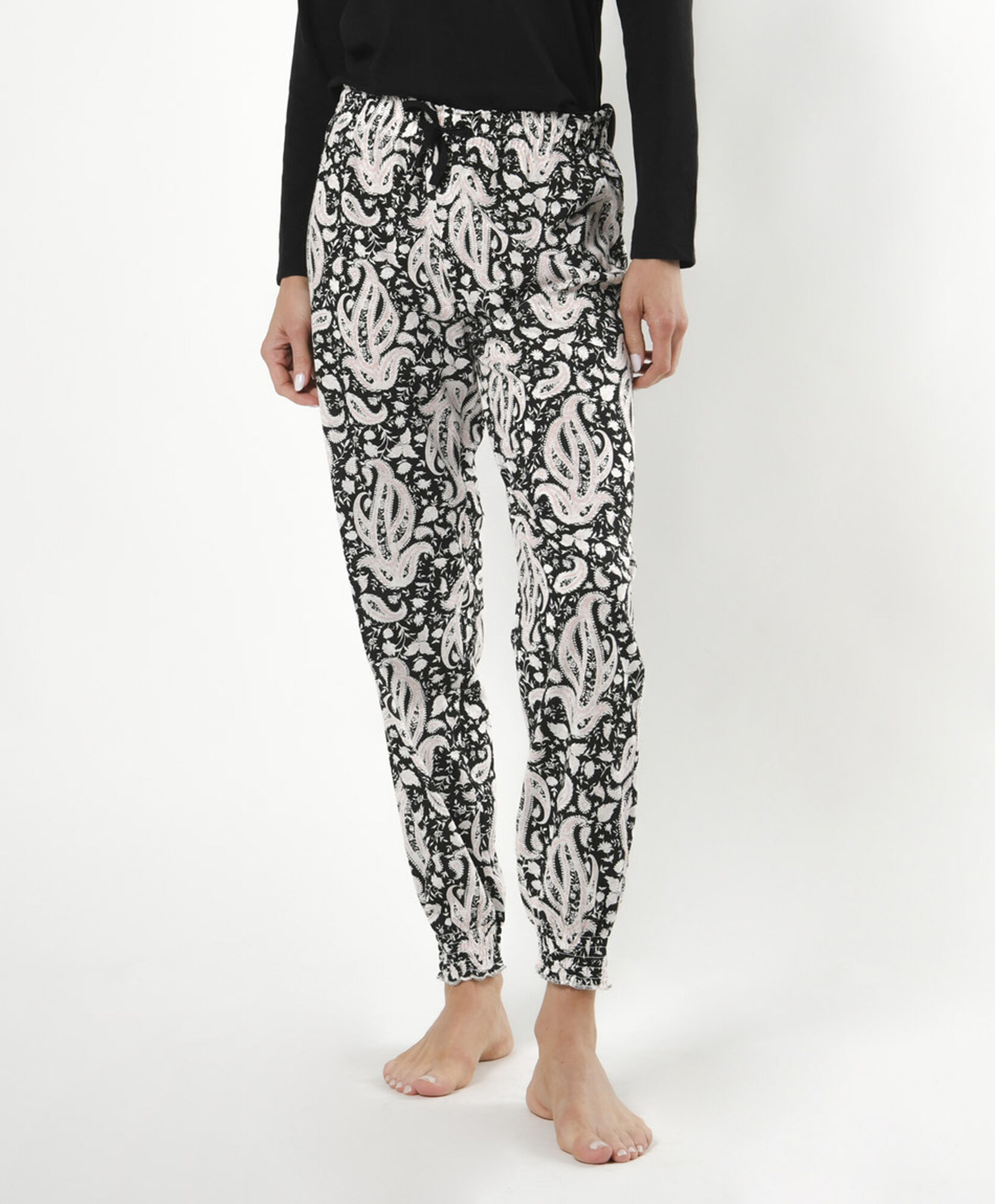 Pijama mujer floreado negro Pijama mujer floreado negro