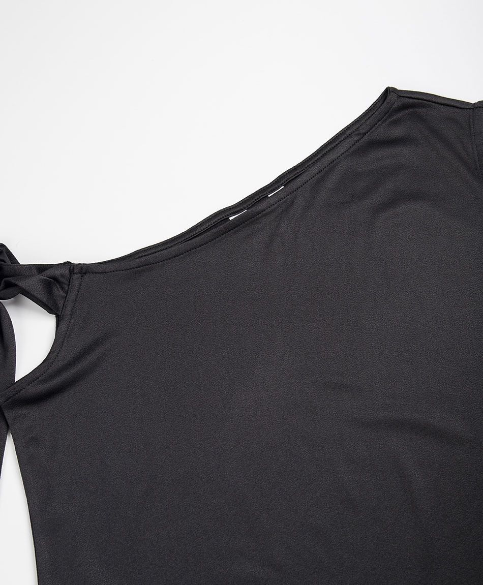 Polera mujer asim&eacute;trica lazo negra