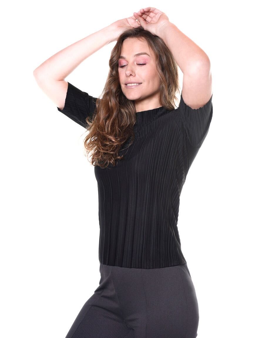 Polera efecto plisado