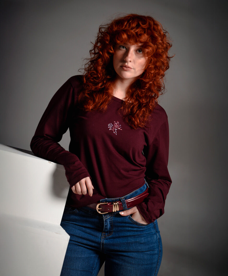 Polera mujer p&aacute;jaros bordados