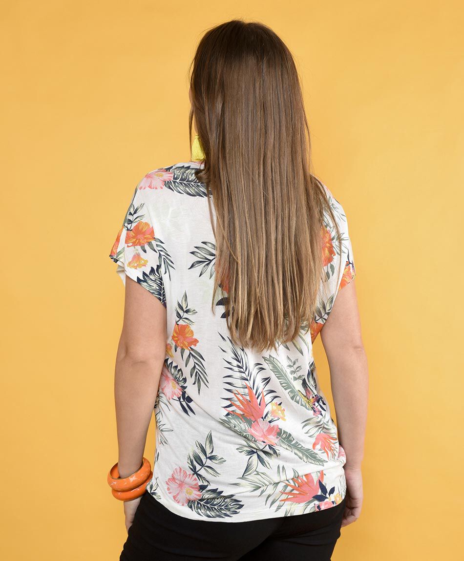 Polera manga corta cuello redondo