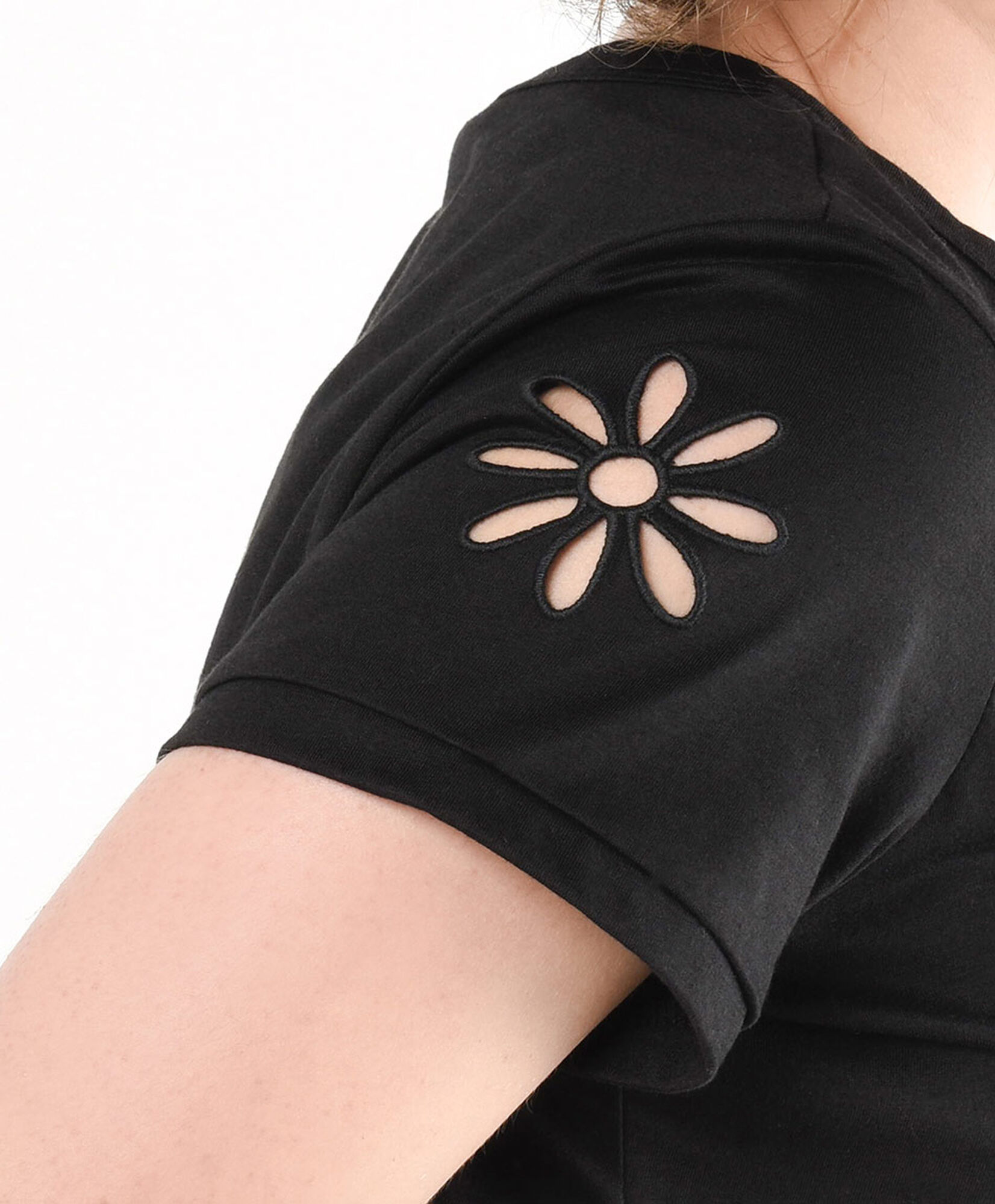 Polera mujer flores caladas Polera mujer flores caladas