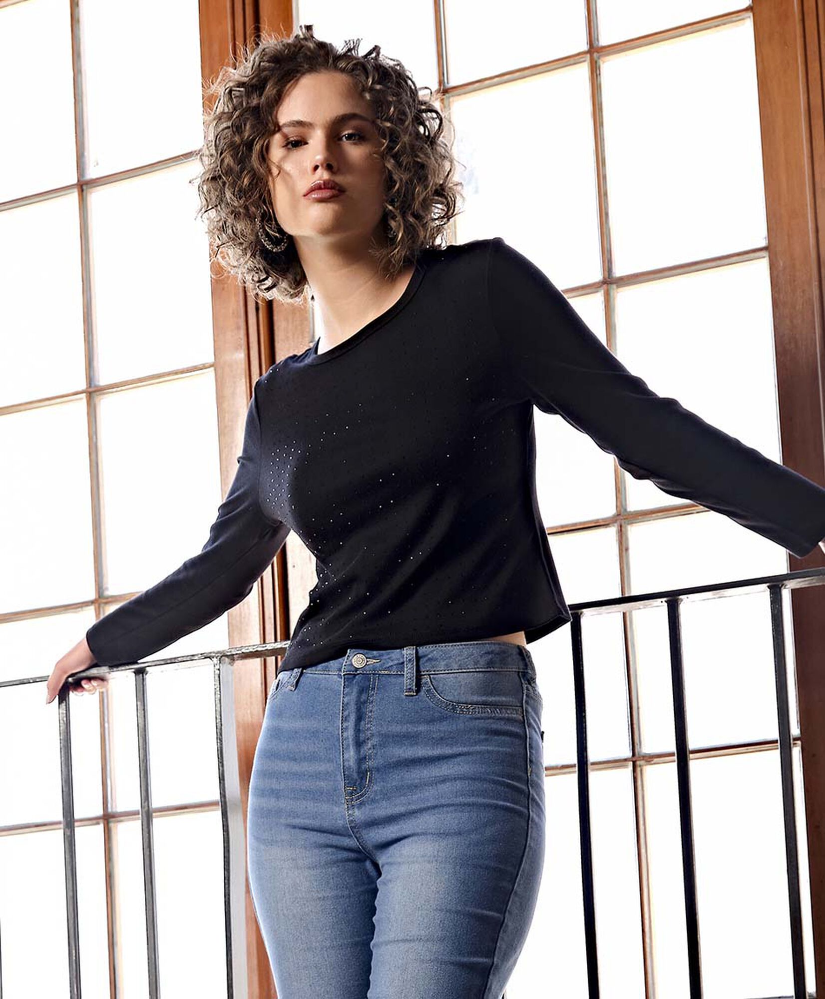 Polera mujer brillos negra Polera mujer brillos negra