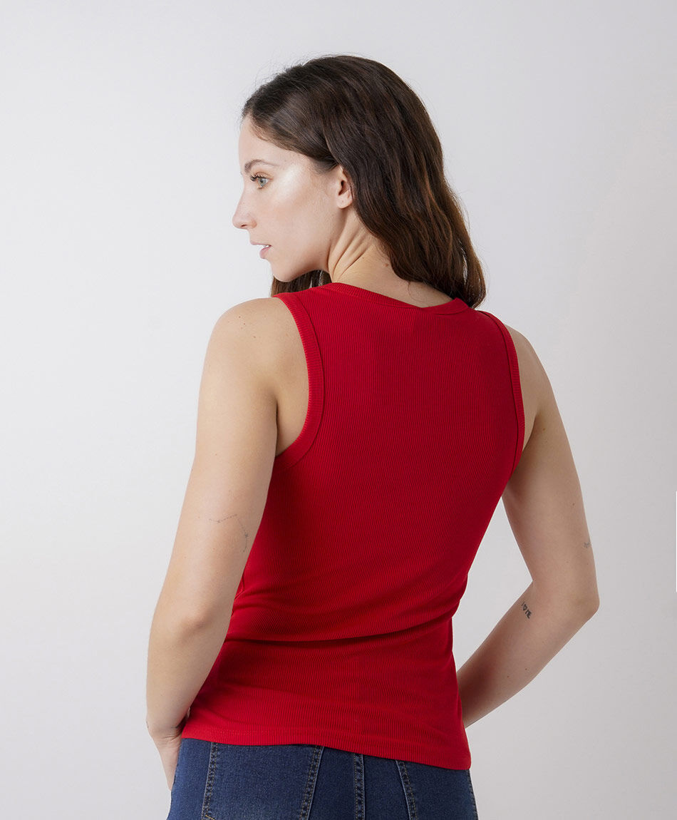 Polera mujer canal&eacute; escote roja