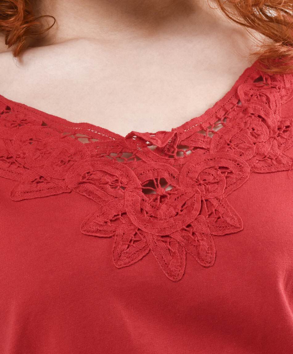 Polera mujer encaje frontal roja