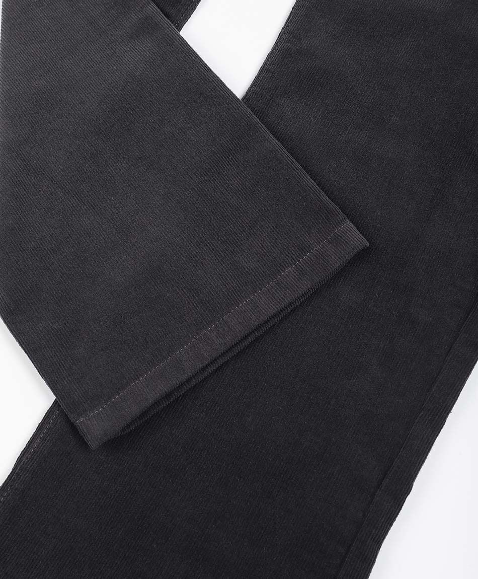 Pantal&oacute;n hombre dise&ntilde;o corderoy gris oscuro
