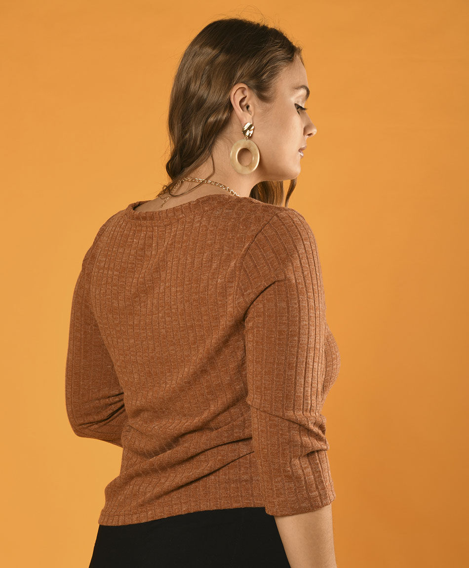 Polera canale botones