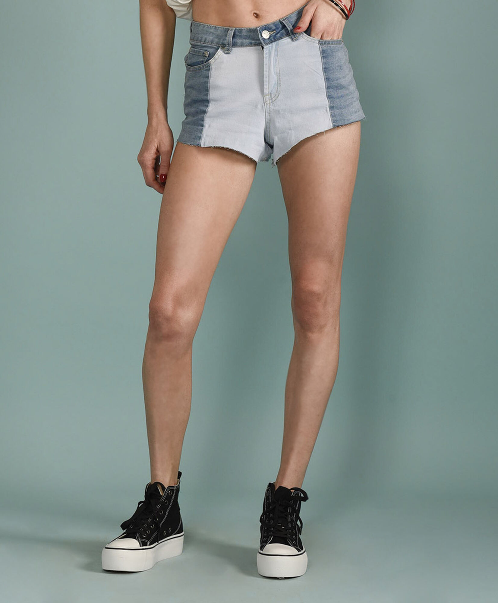 Short bicolor Short bicolor