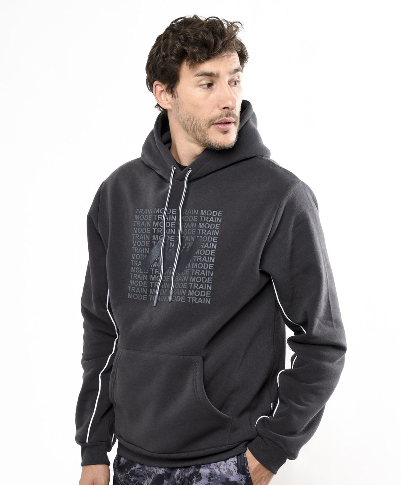 Polerón deportivo hombre línea piping Polerón deportivo hombre línea piping