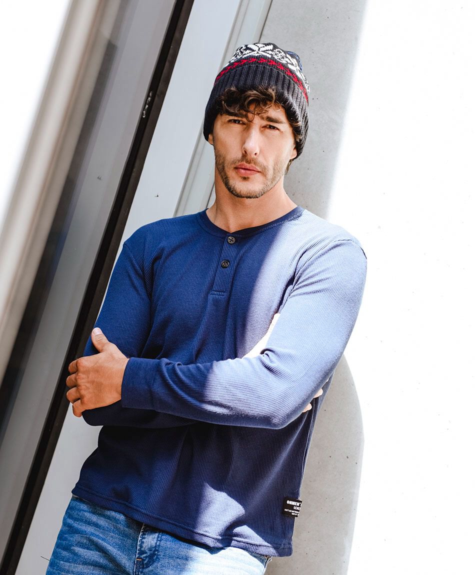 Polera hombre texturizada botones