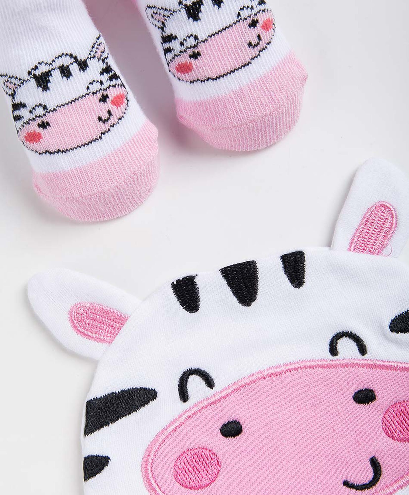 Set gorro + calcetines bebé vaquita Set gorro + calcetines bebé vaquita