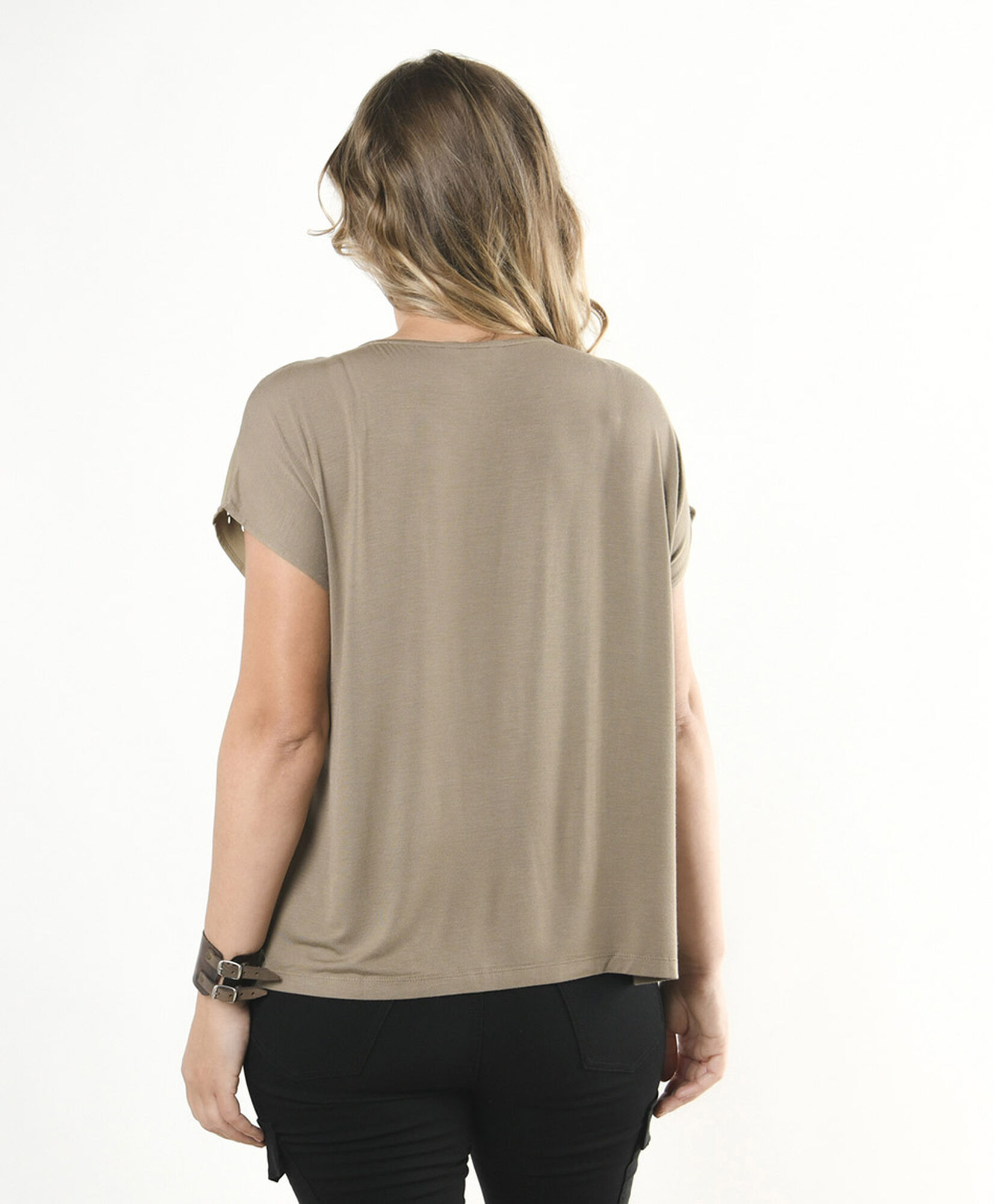 Polera mujer diseño perforado larga Polera mujer diseño perforado larga