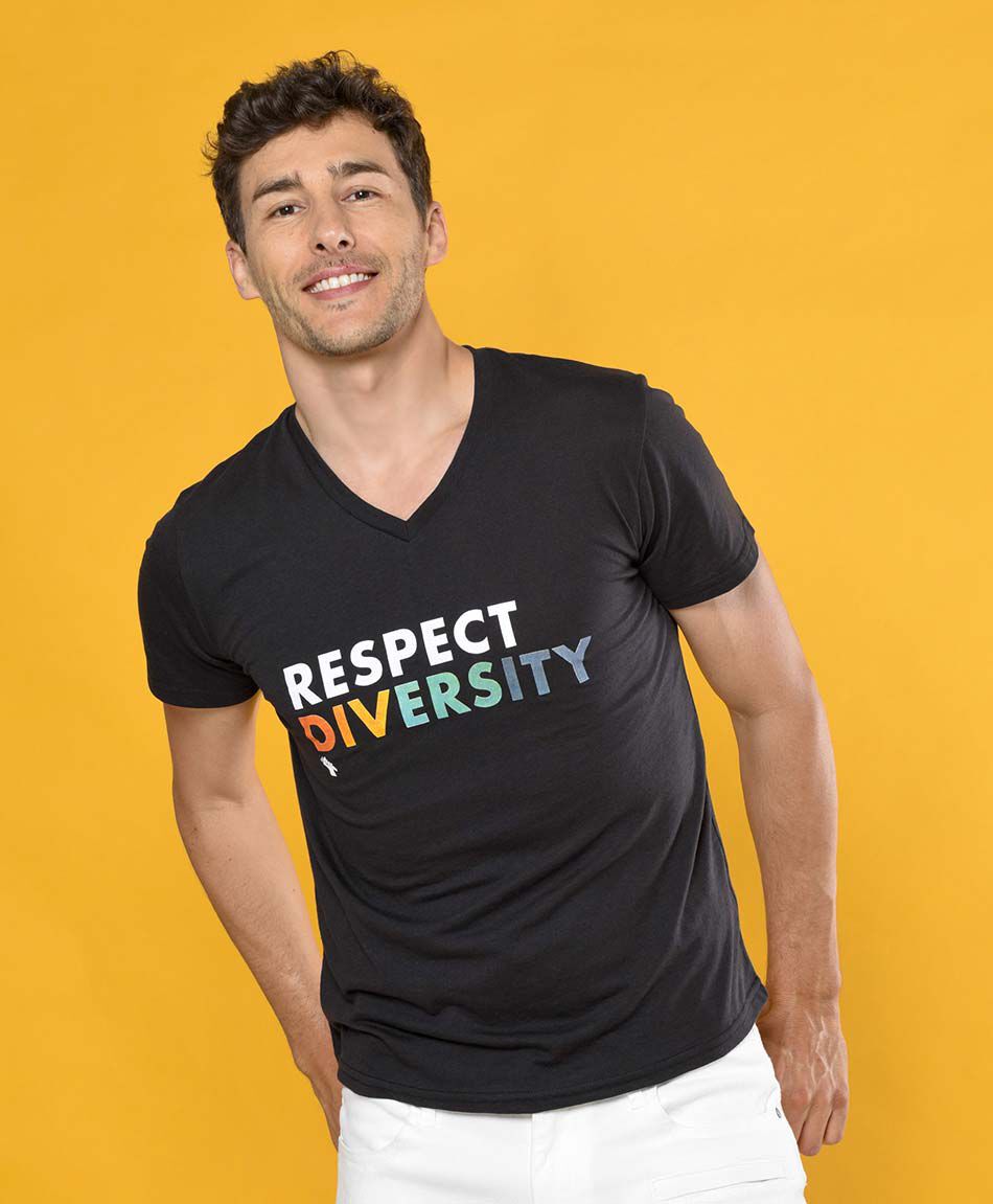 Polera manga corta cuello en v