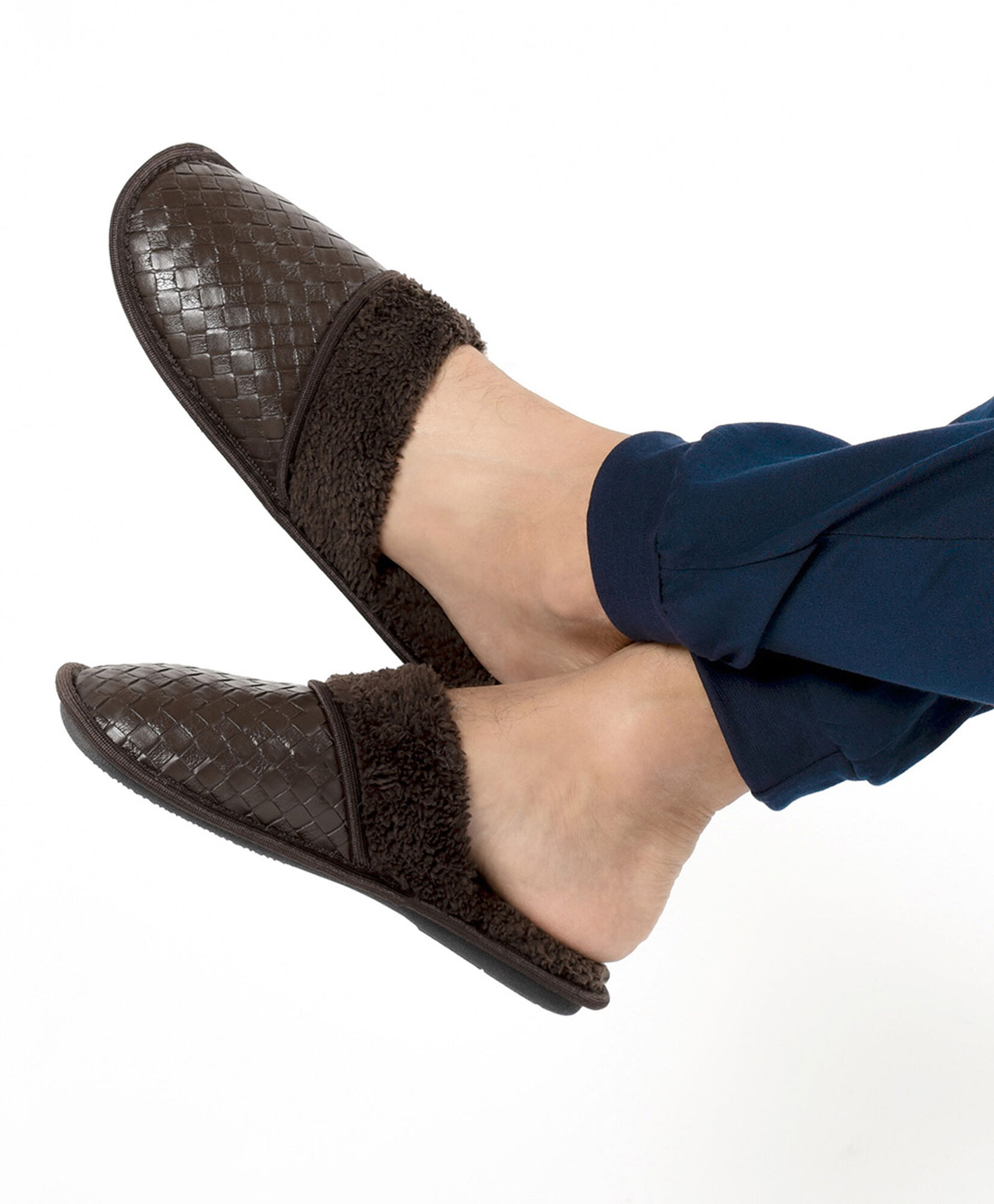 Pantufla hombre cuerina chiporro Pantufla hombre cuerina chiporro