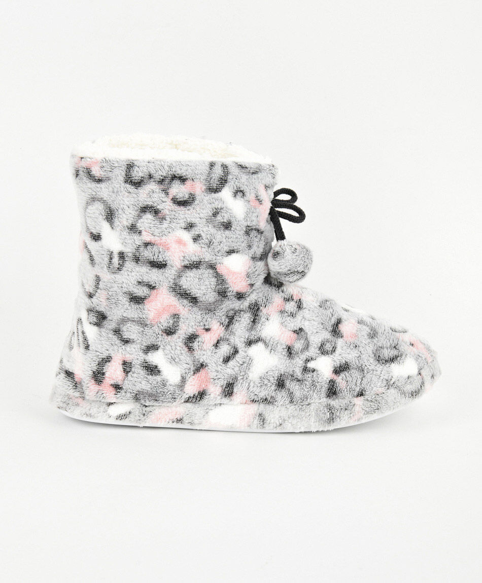 Pantufla mujer animal print ca&ntilde;a alta