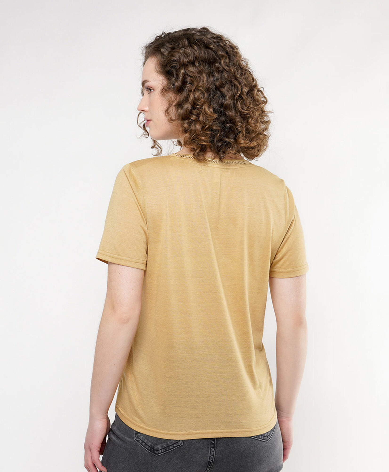 Polera mujer cuello bordado lino Polera mujer cuello bordado lino