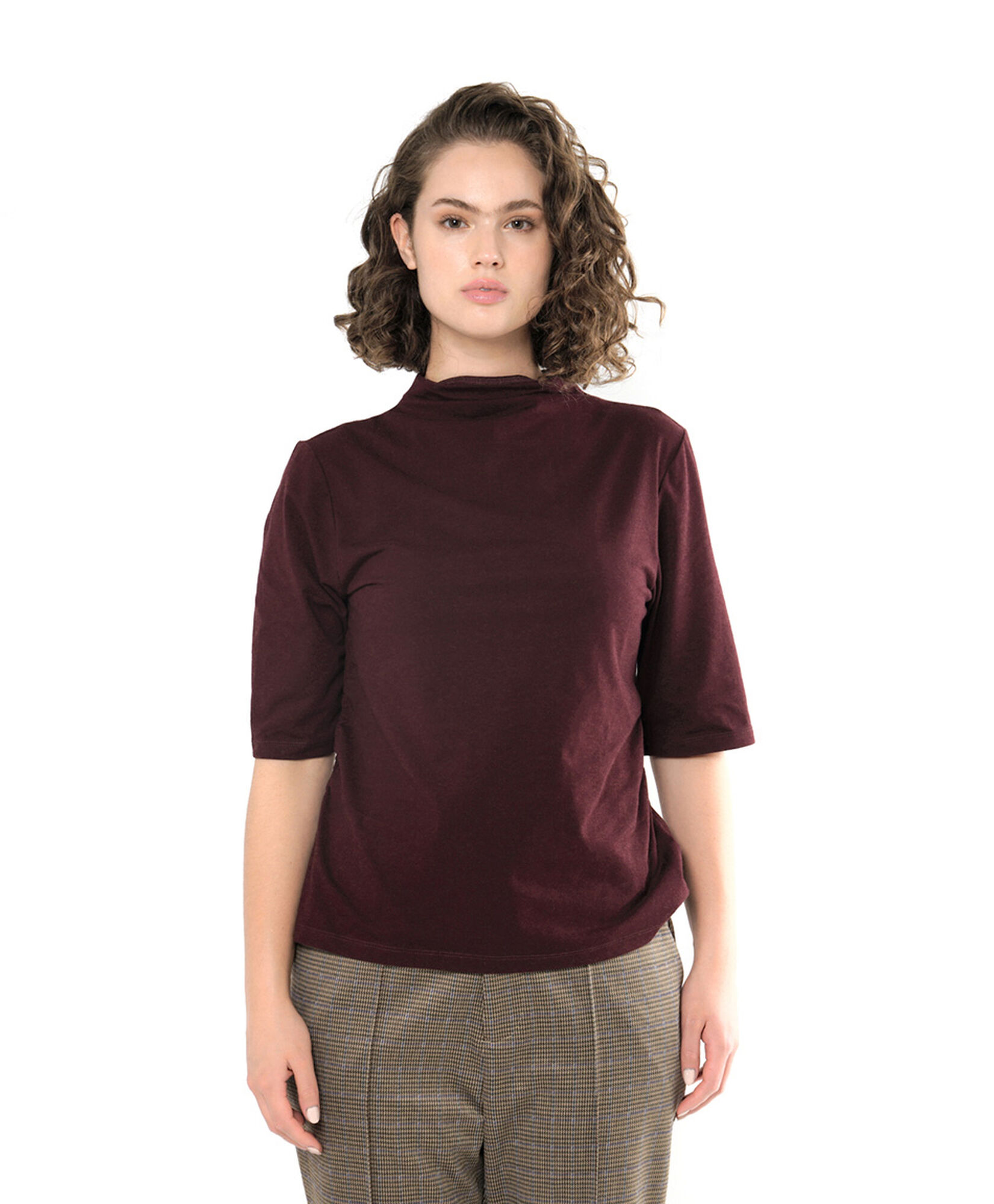 Polera mujer cuello medio lisa Polera mujer cuello medio lisa