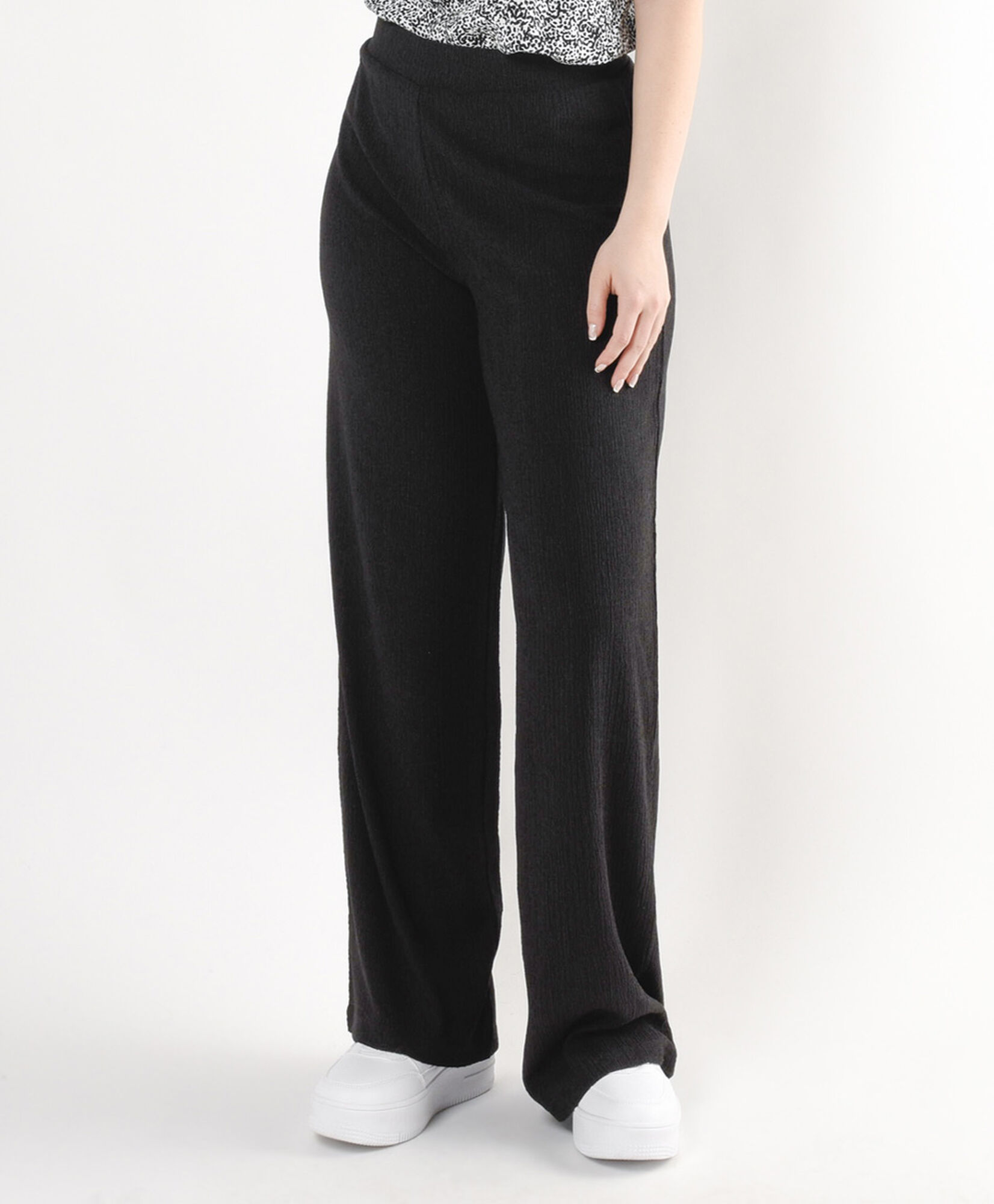 Pantalón mujer tela texturizada Pantalón mujer tela texturizada