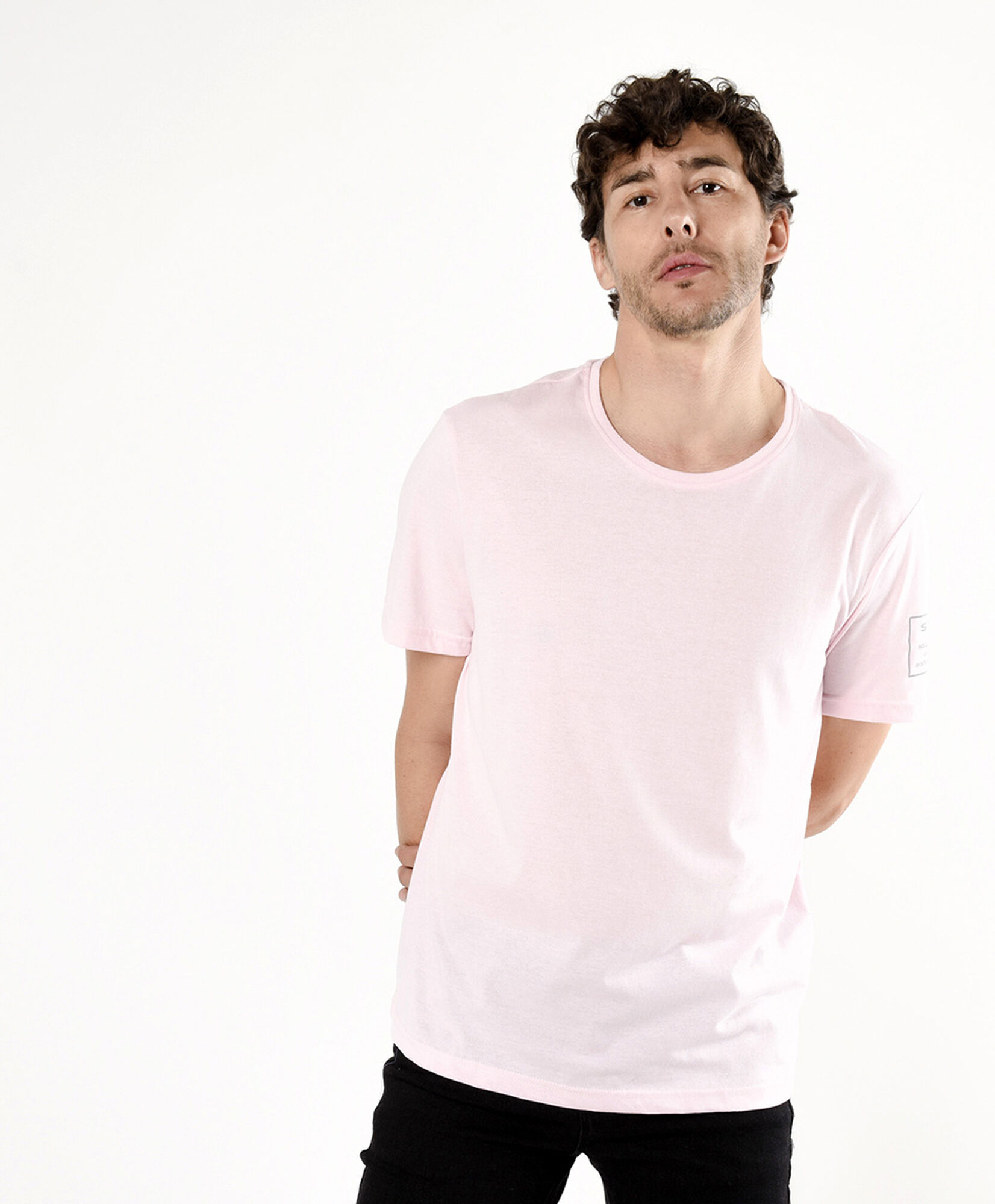 Polera hombre lisa manga estampada Polera hombre lisa manga estampada