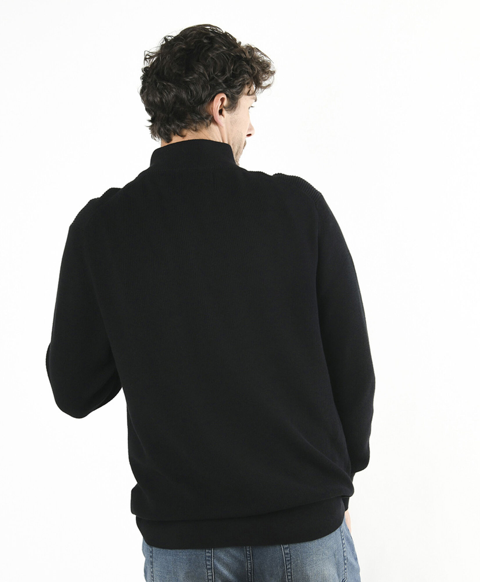 Sweater hombre cuello medio negro Sweater hombre cuello medio negro