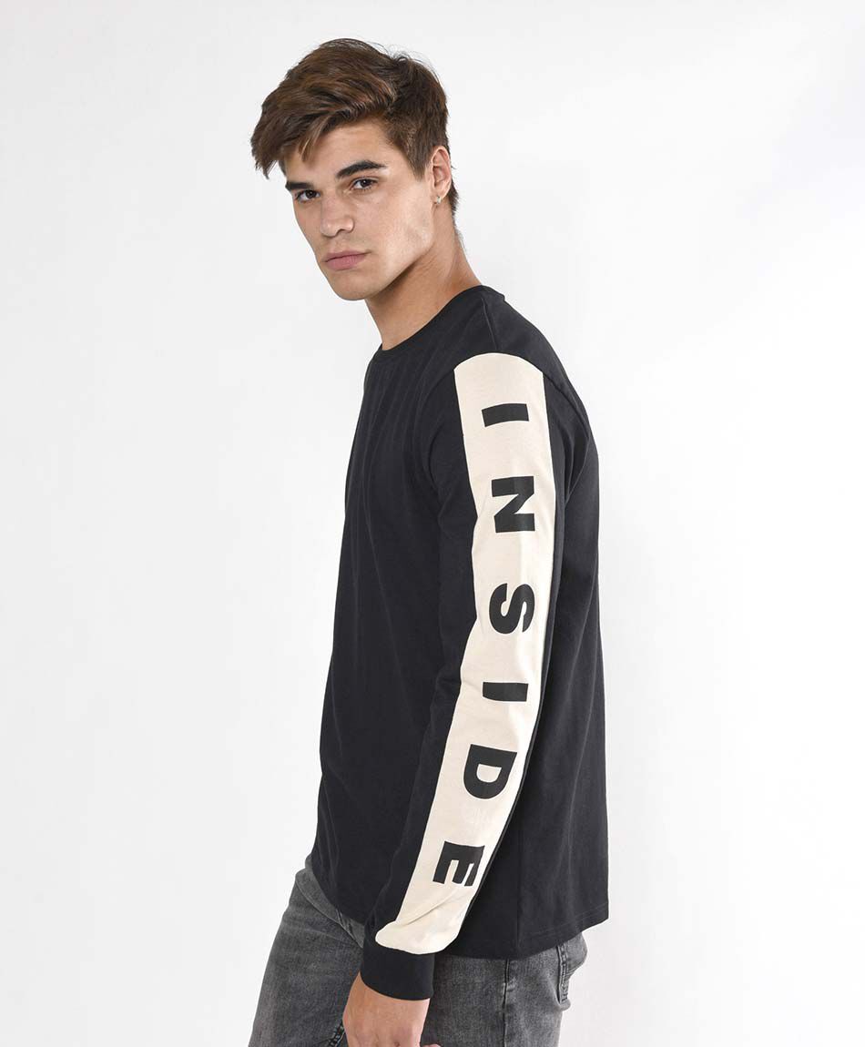 Polera hombre texto en manga