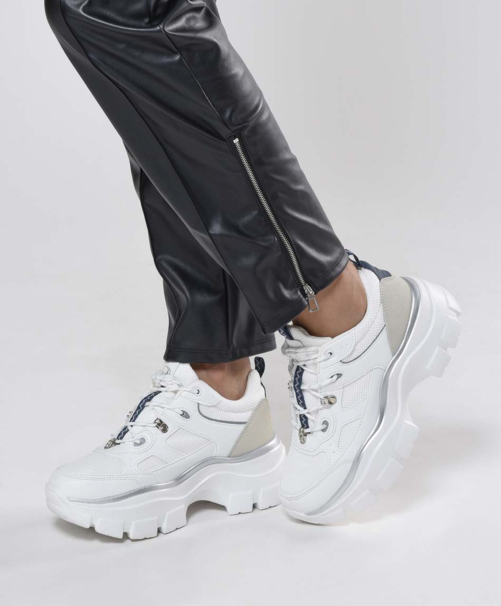 Zapatilla mujer chunky malla taco cuadrado Zapatilla mujer chunky malla taco cuadrado