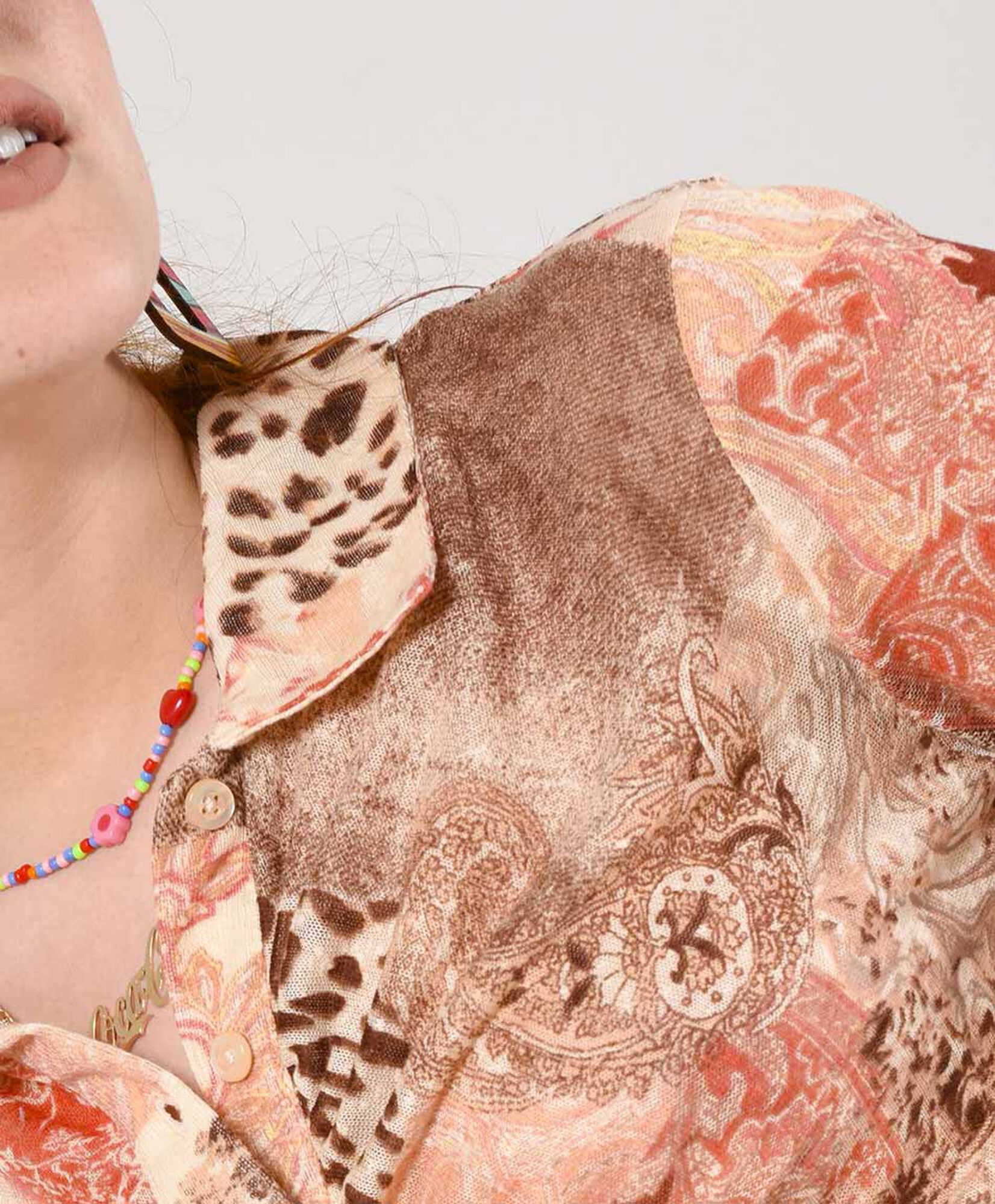 Blusa mujer estampada transparencia Blusa mujer estampada transparencia