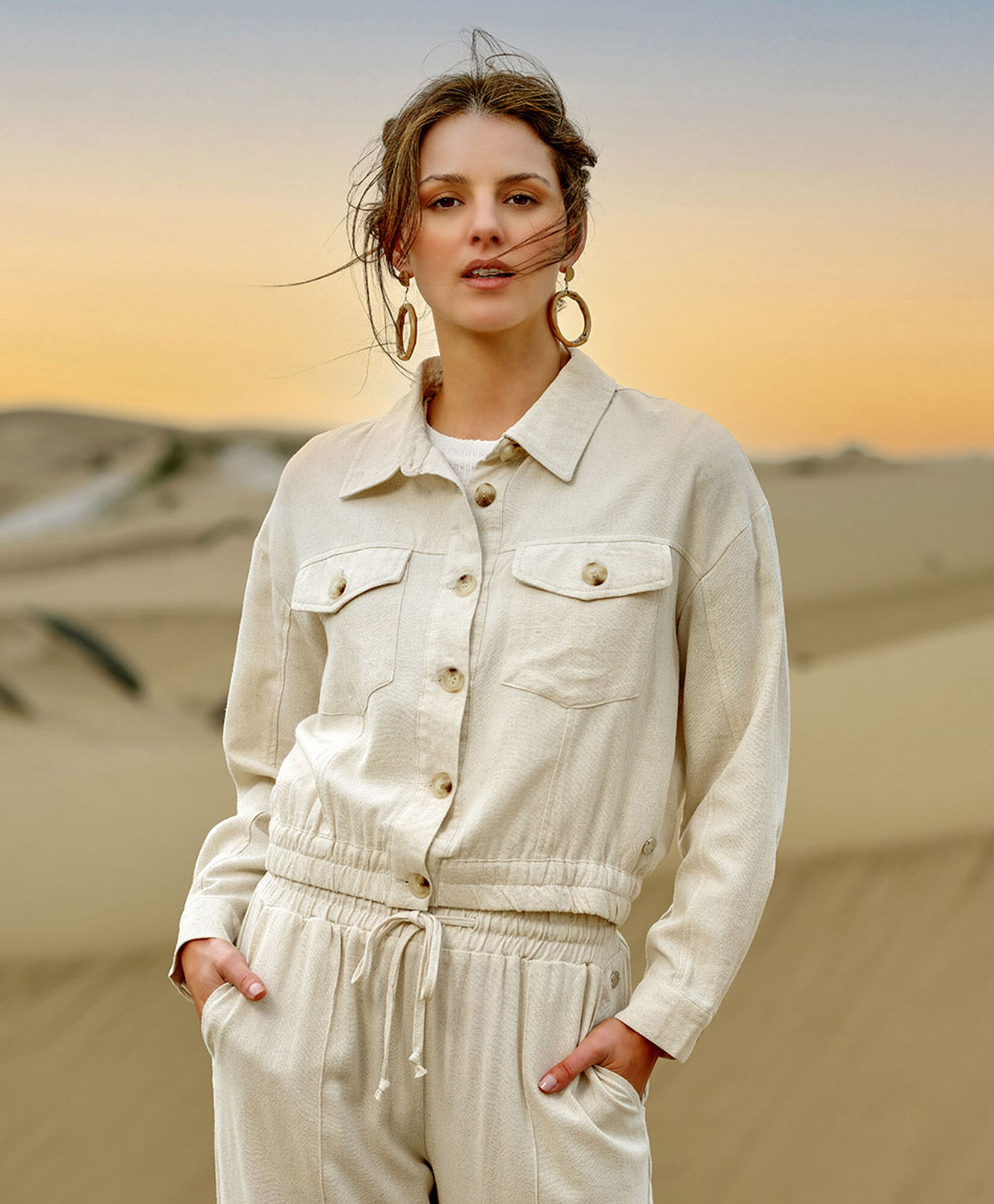 Chaqueta mujer lino bolsillos y botones Chaqueta mujer lino bolsillos y botones