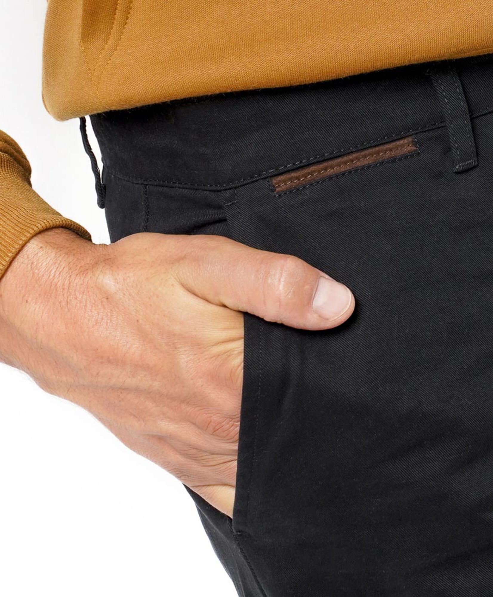 Pantalón hombre básico negro Pantalón hombre básico negro
