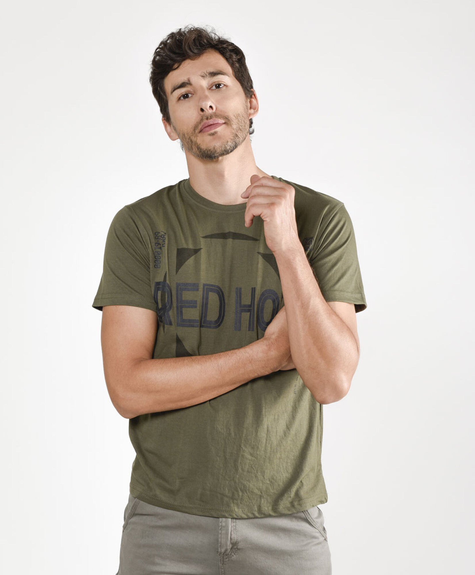 Polera hombre estampado central Polera hombre estampado central