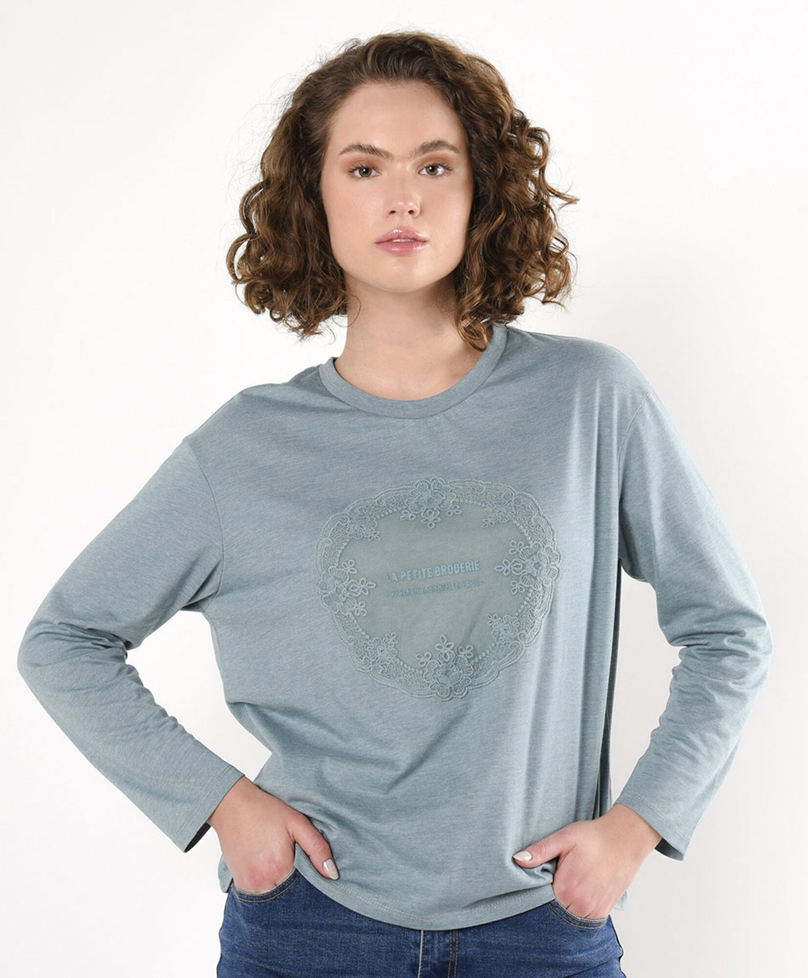 Polera mujer estampado encaje celeste Polera mujer estampado encaje celeste