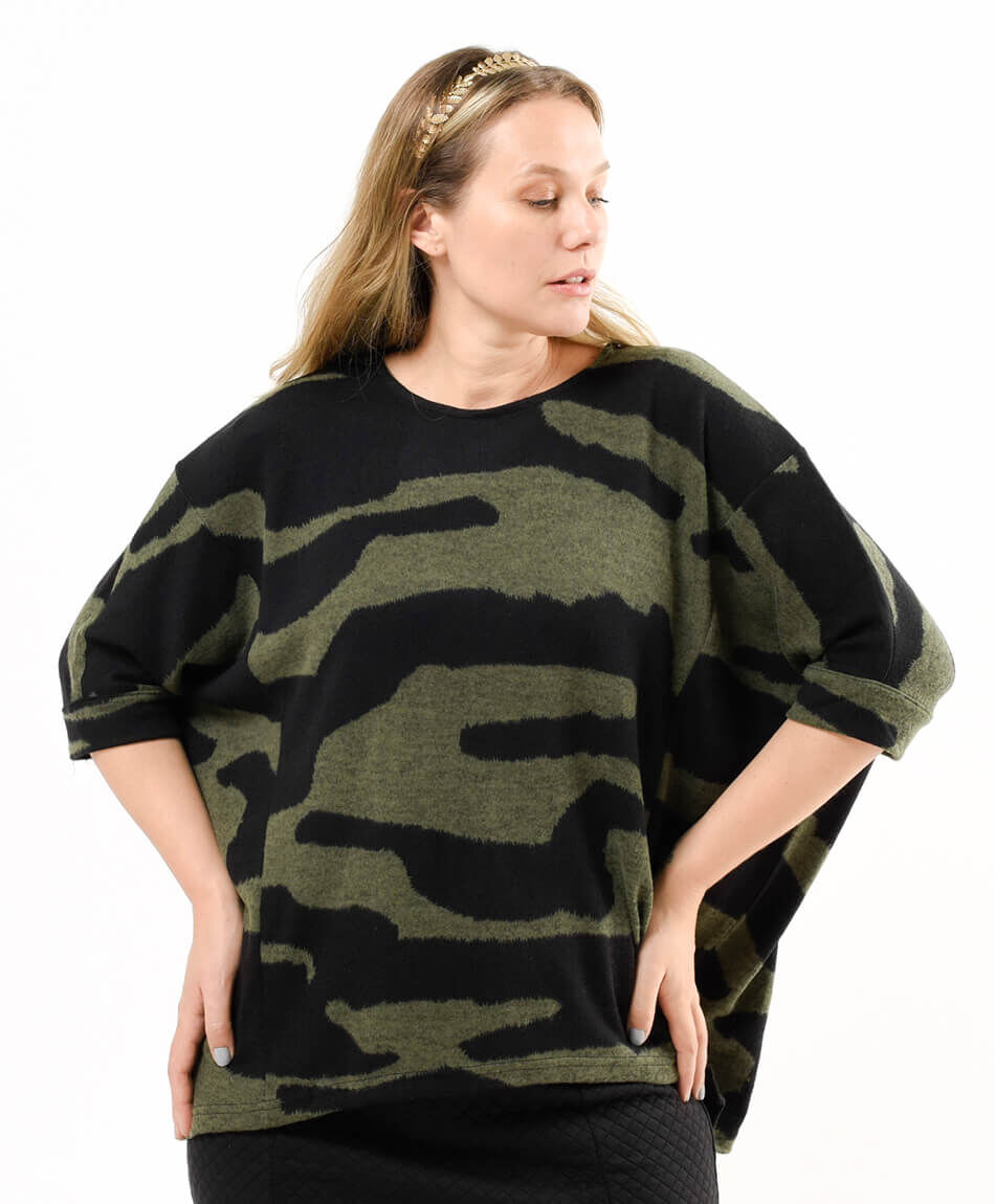 Polera mujer oversize camuflaje