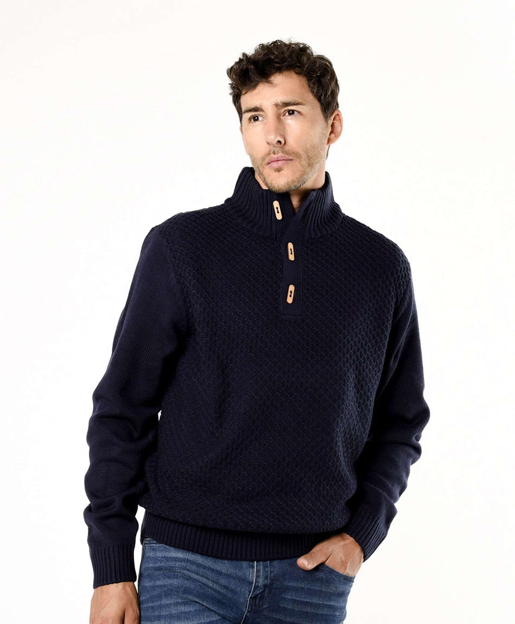 Sweater hombre tejido cuello alto Sweater hombre tejido cuello alto
