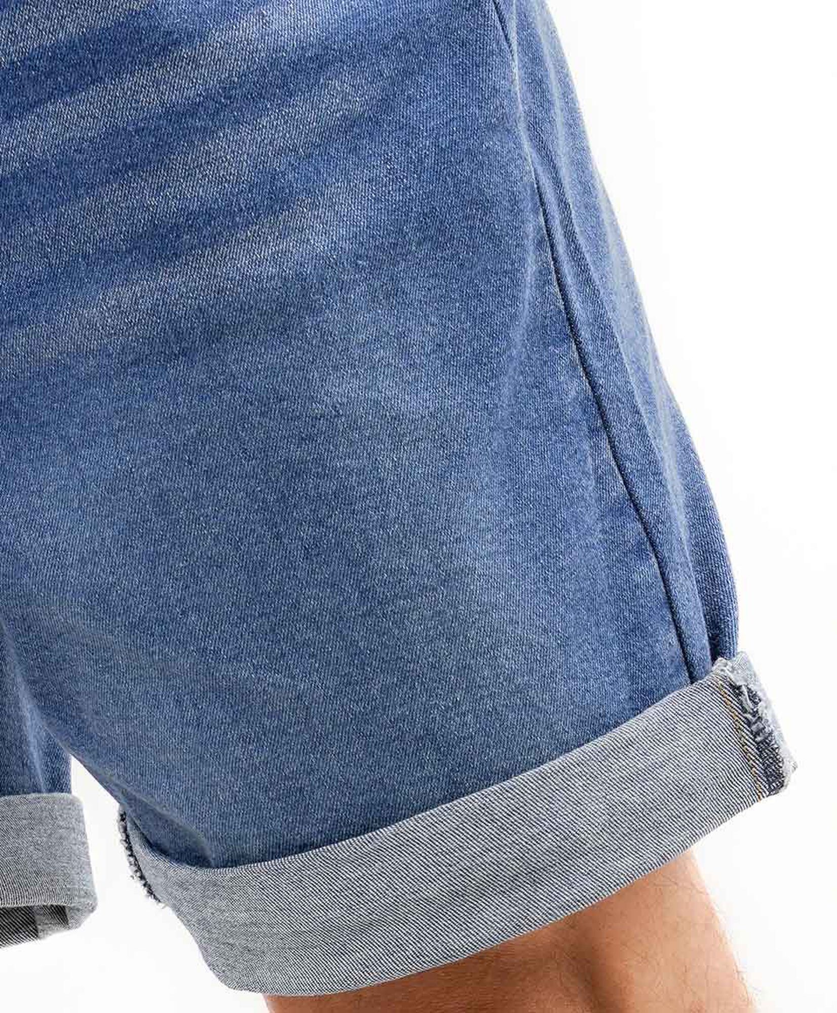 Short hombre mezclilla basta doblada Short hombre mezclilla basta doblada