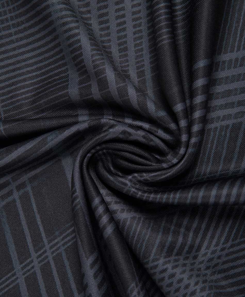 Polera deportiva hombre negra l&iacute;neas