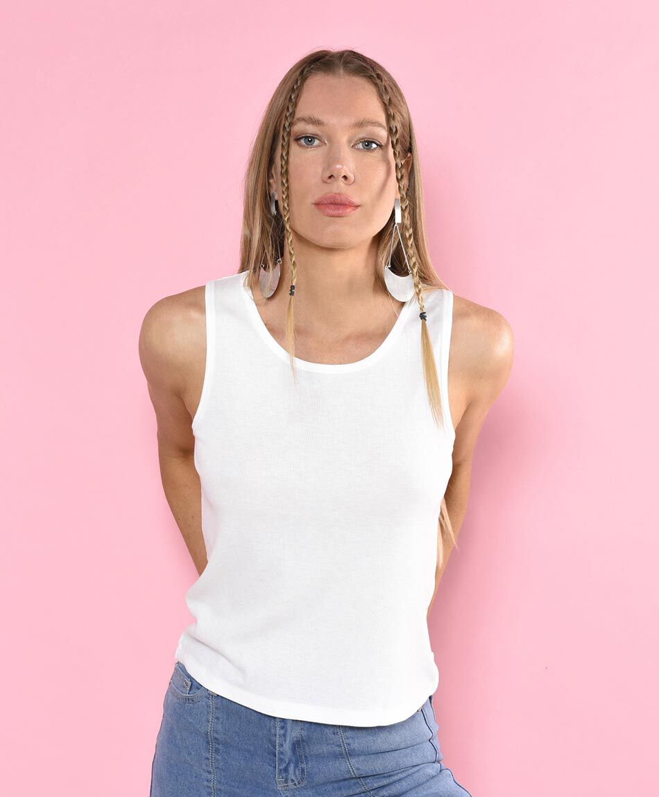 Polera sin mangas cuello redondo