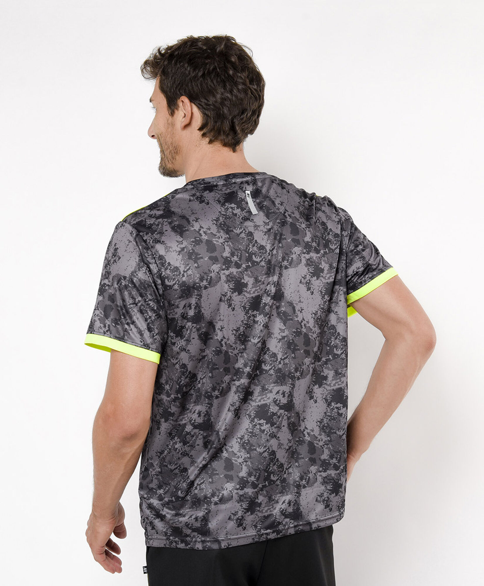 Polera deportiva hombre full print líneas Polera deportiva hombre full print líneas