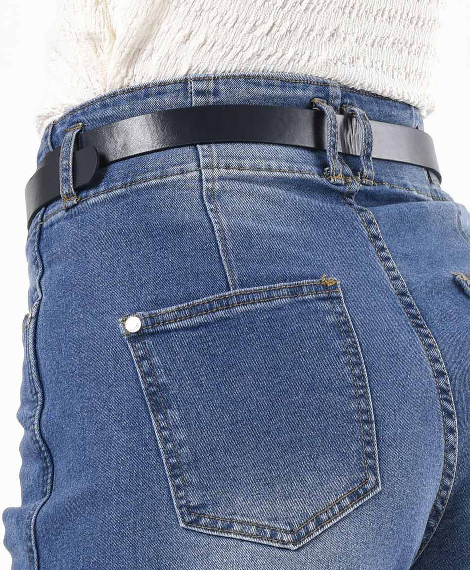 Jeans mujer desgastado con cinturón wide Jeans mujer desgastado con cinturón wide