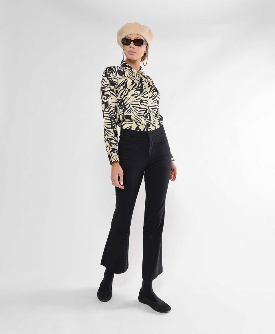 Pantal&oacute;n mujer liso flare