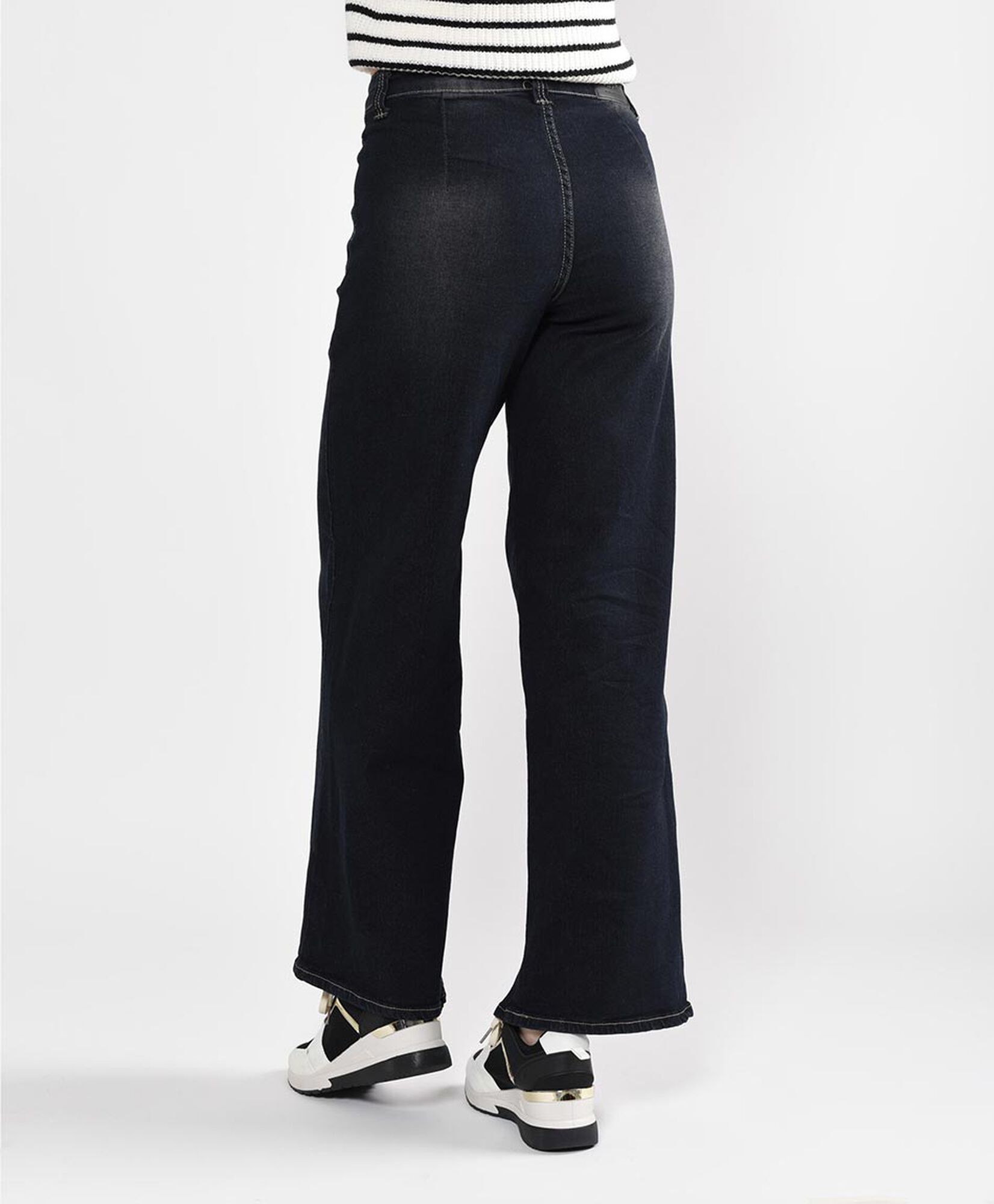Jeans tiro alto bolsillos Jeans tiro alto bolsillos