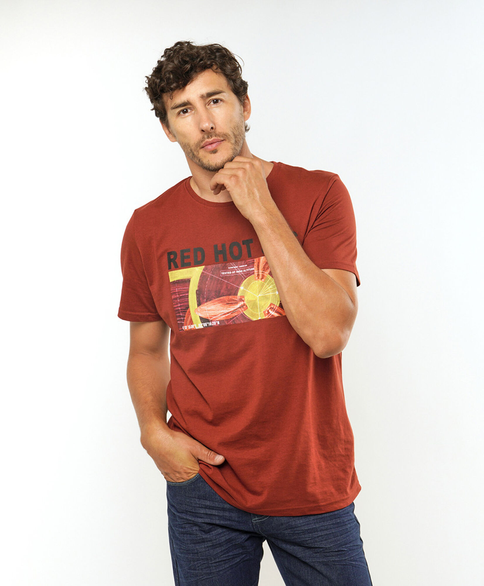 Polera hombre estampado frontal Polera hombre estampado frontal