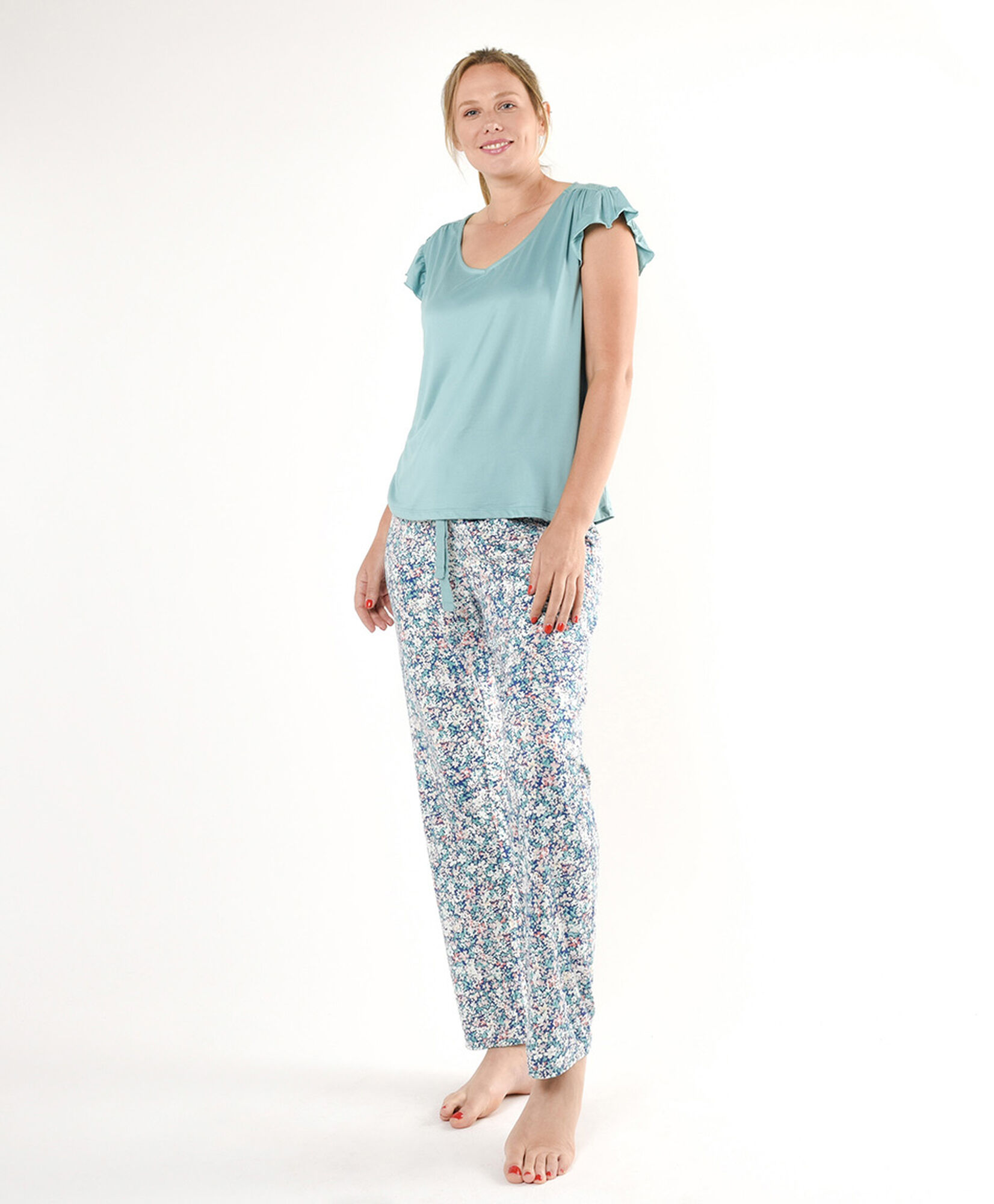 Pijama mujer vuelos floreado Pijama mujer vuelos floreado