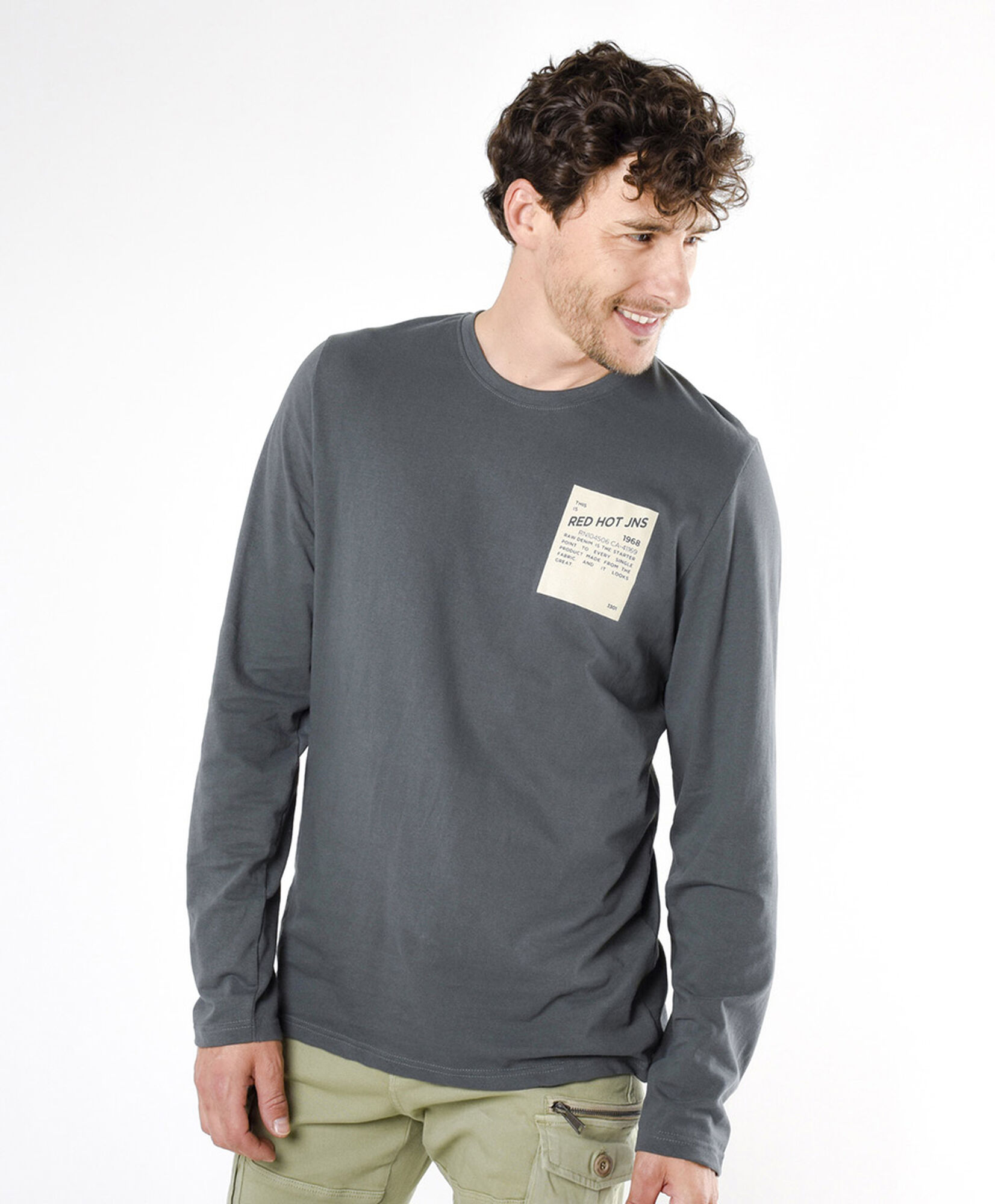 Polera hombre doble estampado texto Polera hombre doble estampado texto