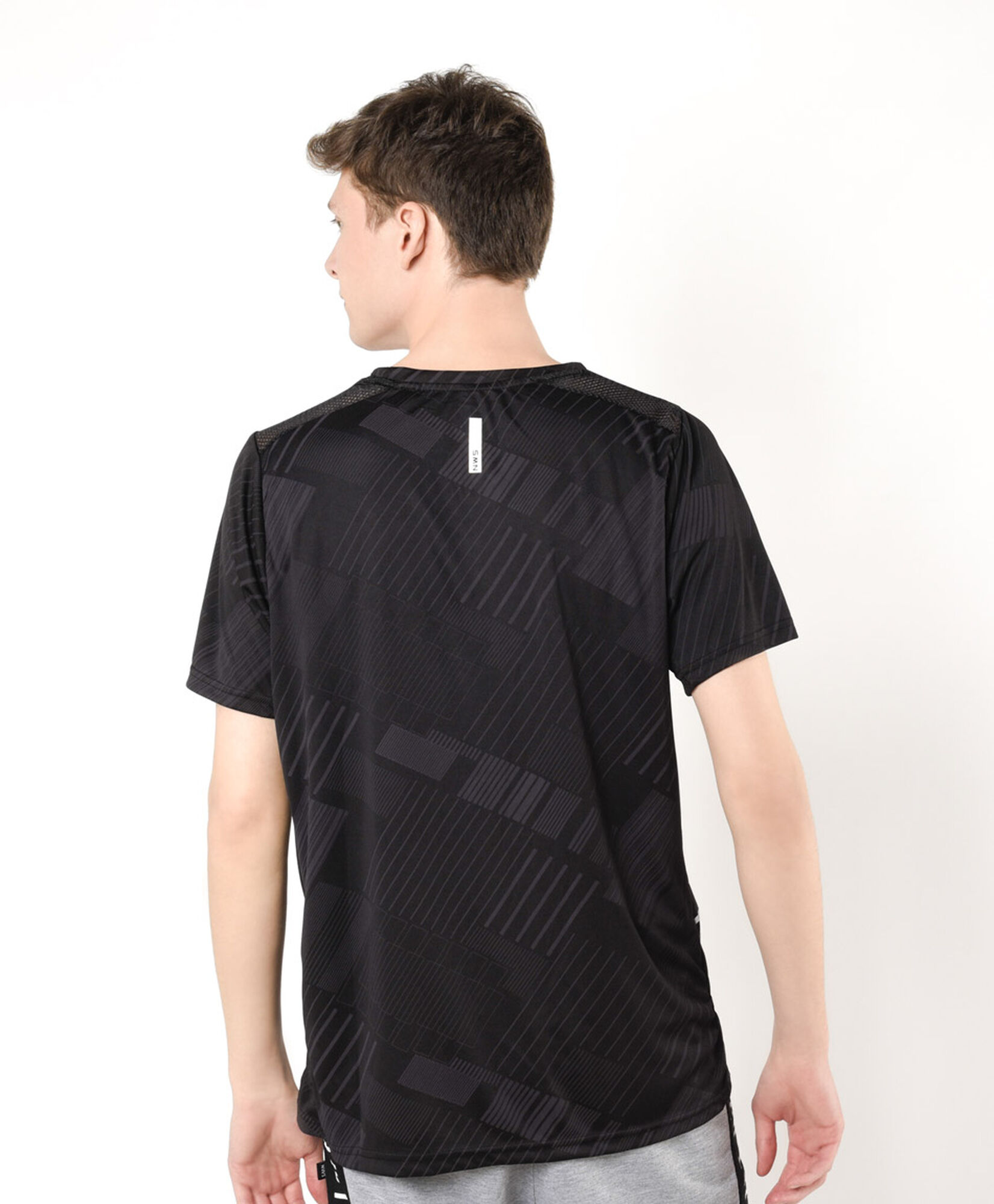 Polera deportiva hombre líneas negra Polera deportiva hombre líneas negra