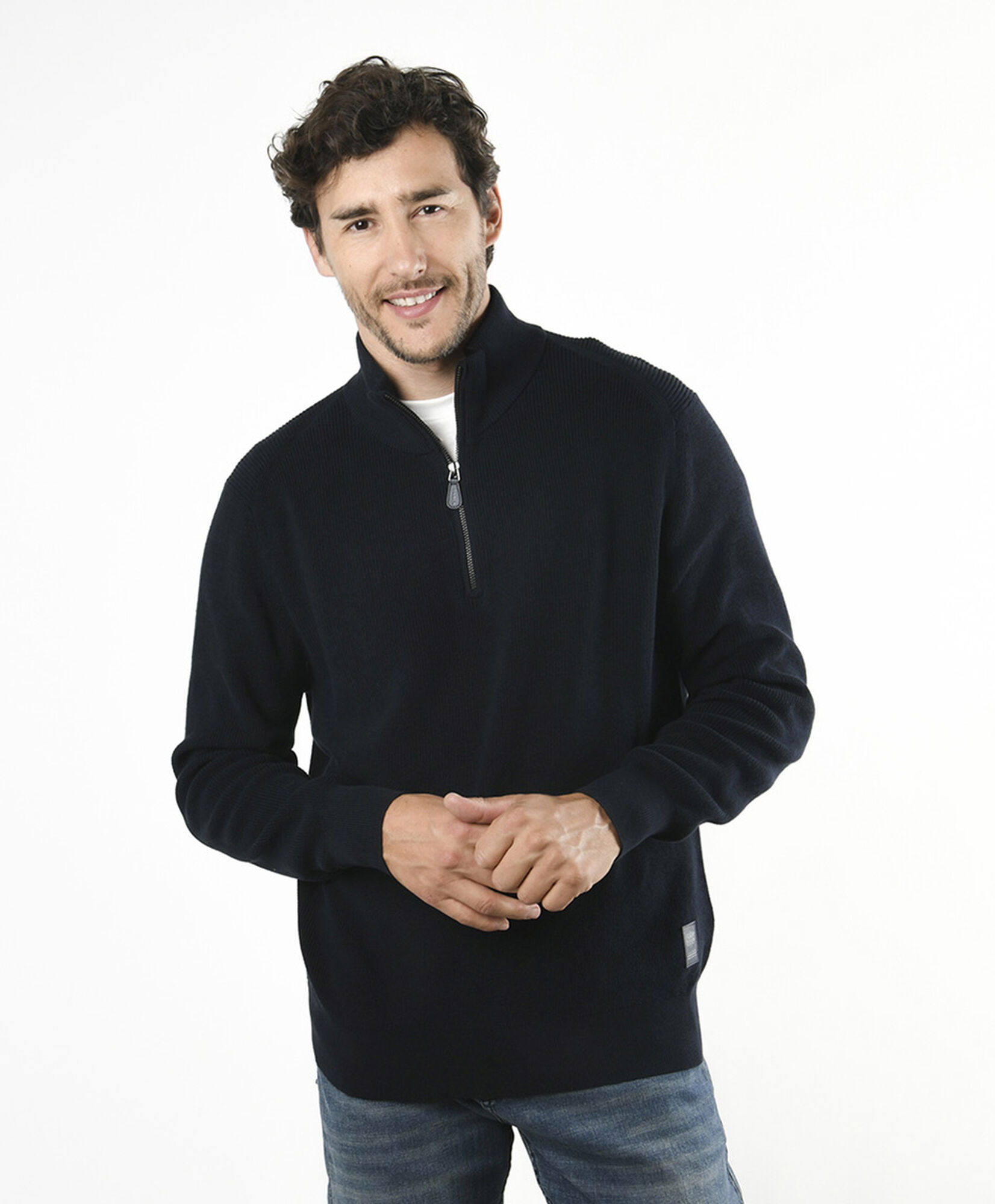 Sweater hombre cuello medio liso Sweater hombre cuello medio liso