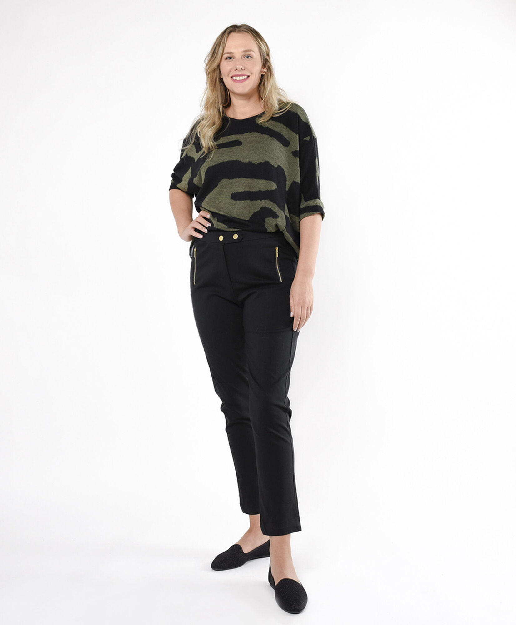 Pantalón mujer botones y cierres Pantalón mujer botones y cierres