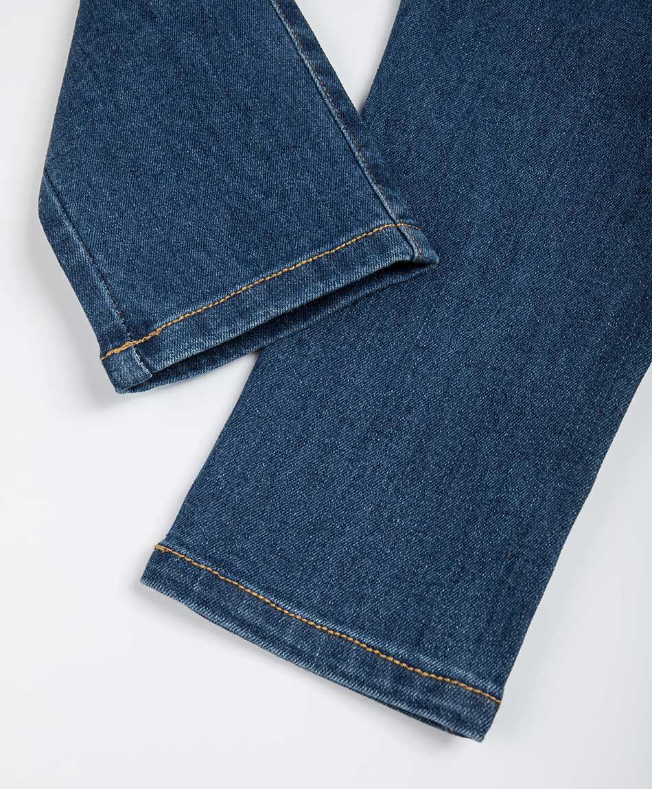 Jeans beb&eacute; cortes