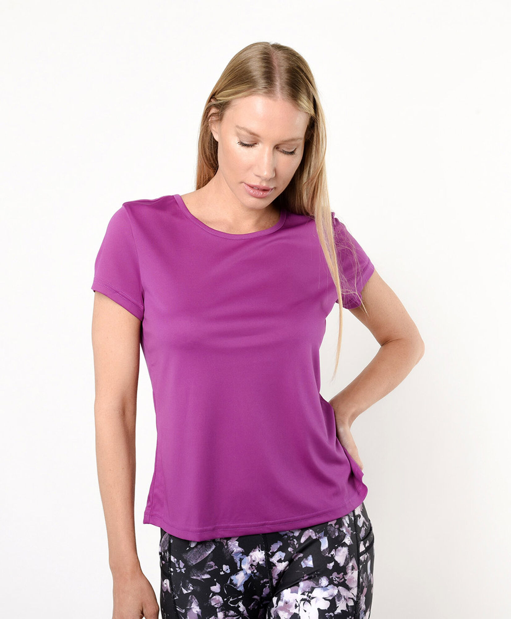 Polera deportiva mujer lisa cruzada en espalda Polera deportiva mujer lisa cruzada en espalda