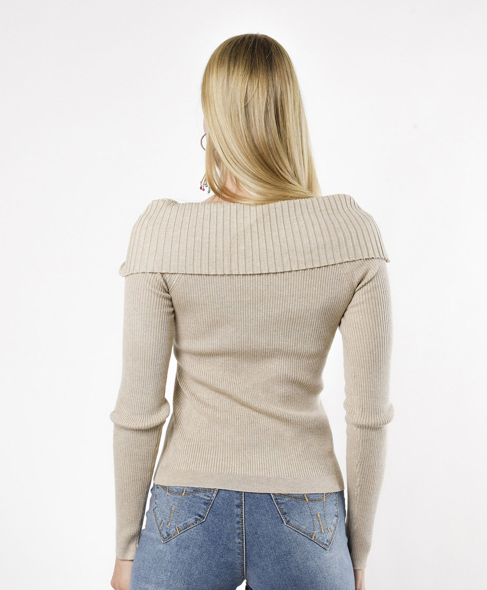 Sweater mujer cuello alto ancho Sweater mujer cuello alto ancho